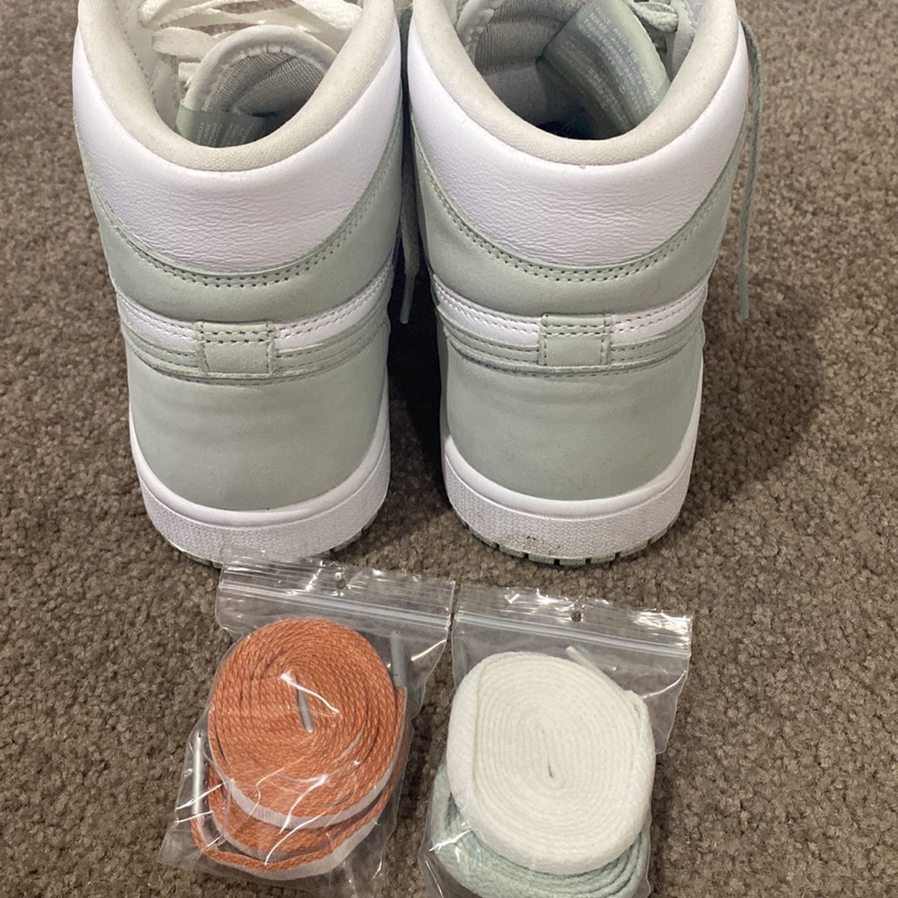 Seafoam Nike Jordan’s - Picture 4 of 4